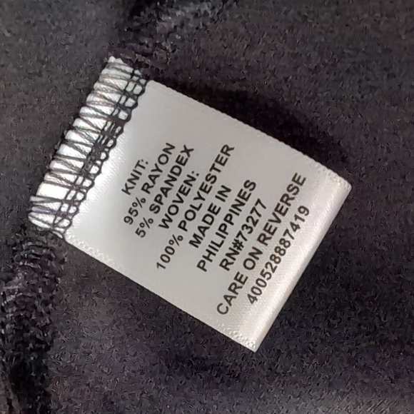 Elle XS black flowy blouse - Picture 6 of 7